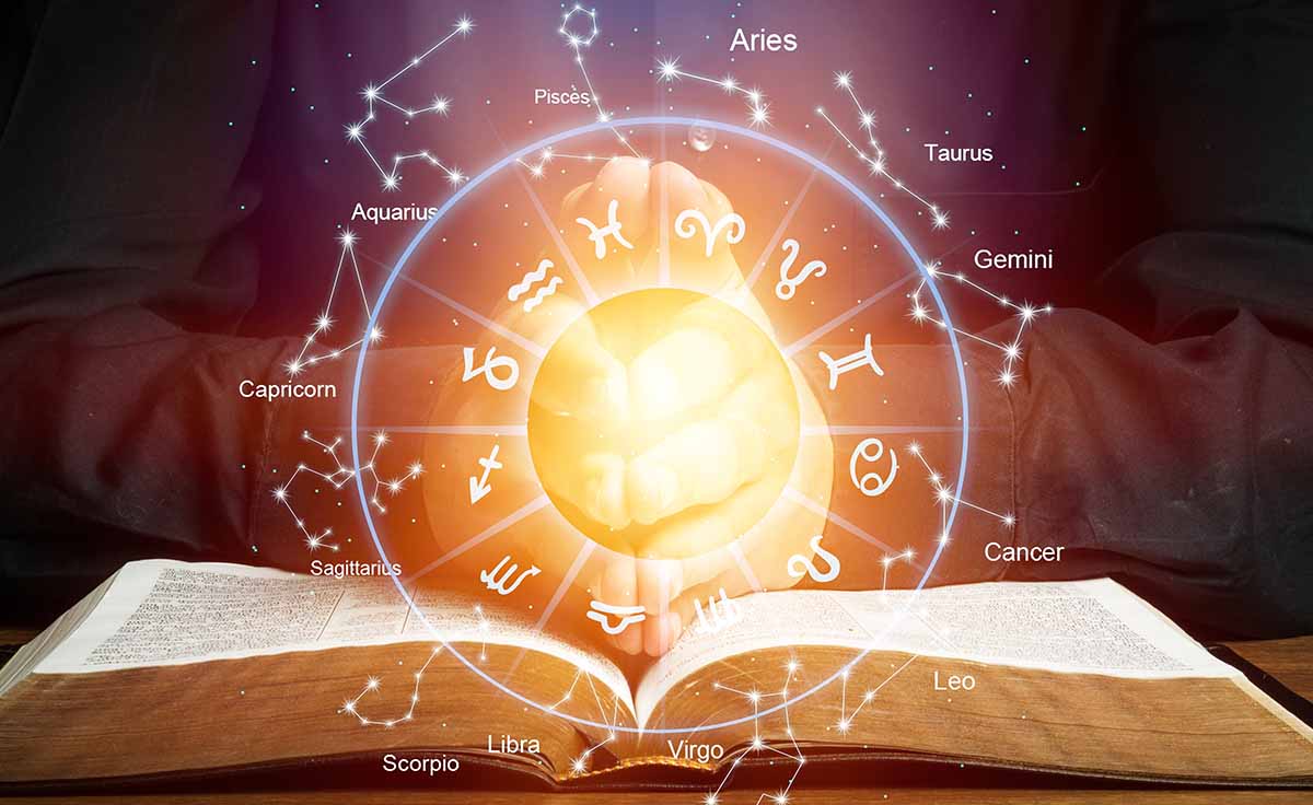 How Online Astrology Can Guide You on Your Personal Transformation Journey