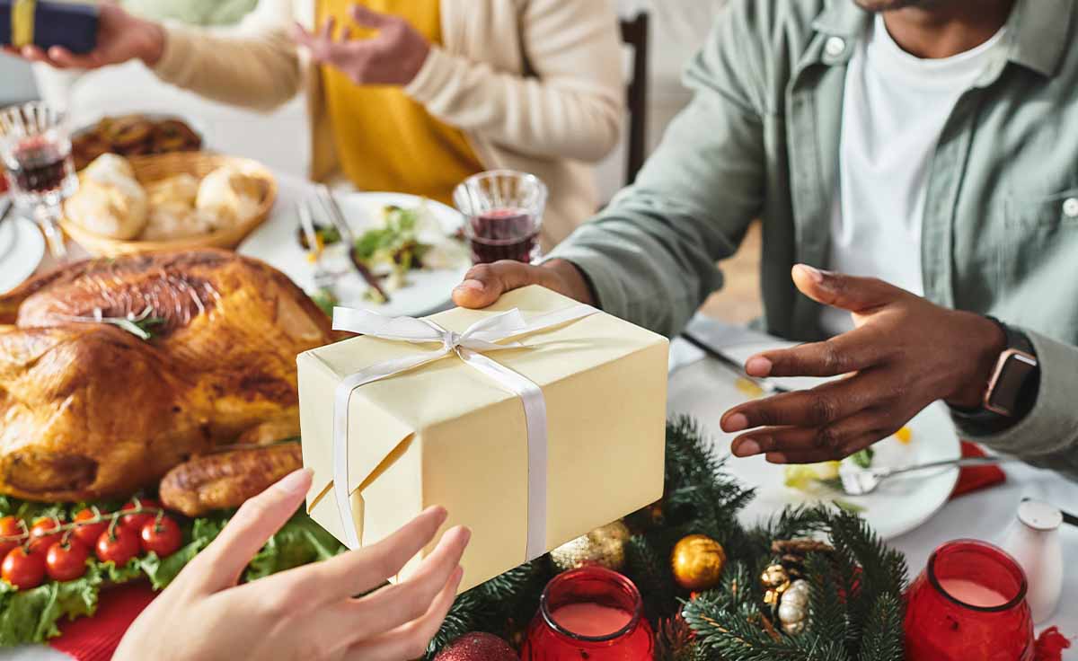 7 Thoughtful Thanksgiving Gift Boxes to Surprise Your Host